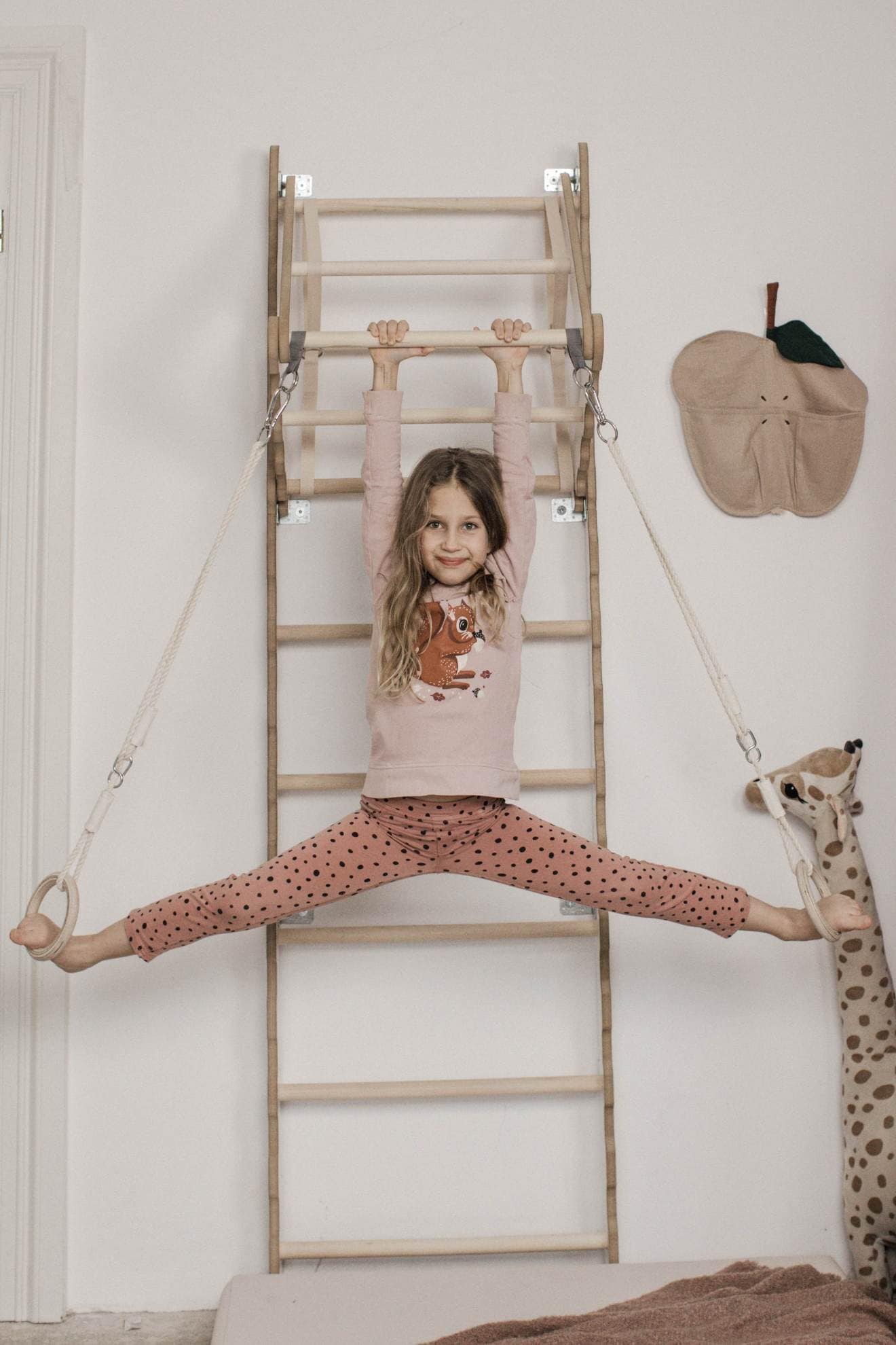 MAMOI® Espalier en bois, Mur escalade suedois pour enfant, Échelle suedoise pour bebe, Jeux descalade et gym avec accessoires, Barre et anneaux gymnastique